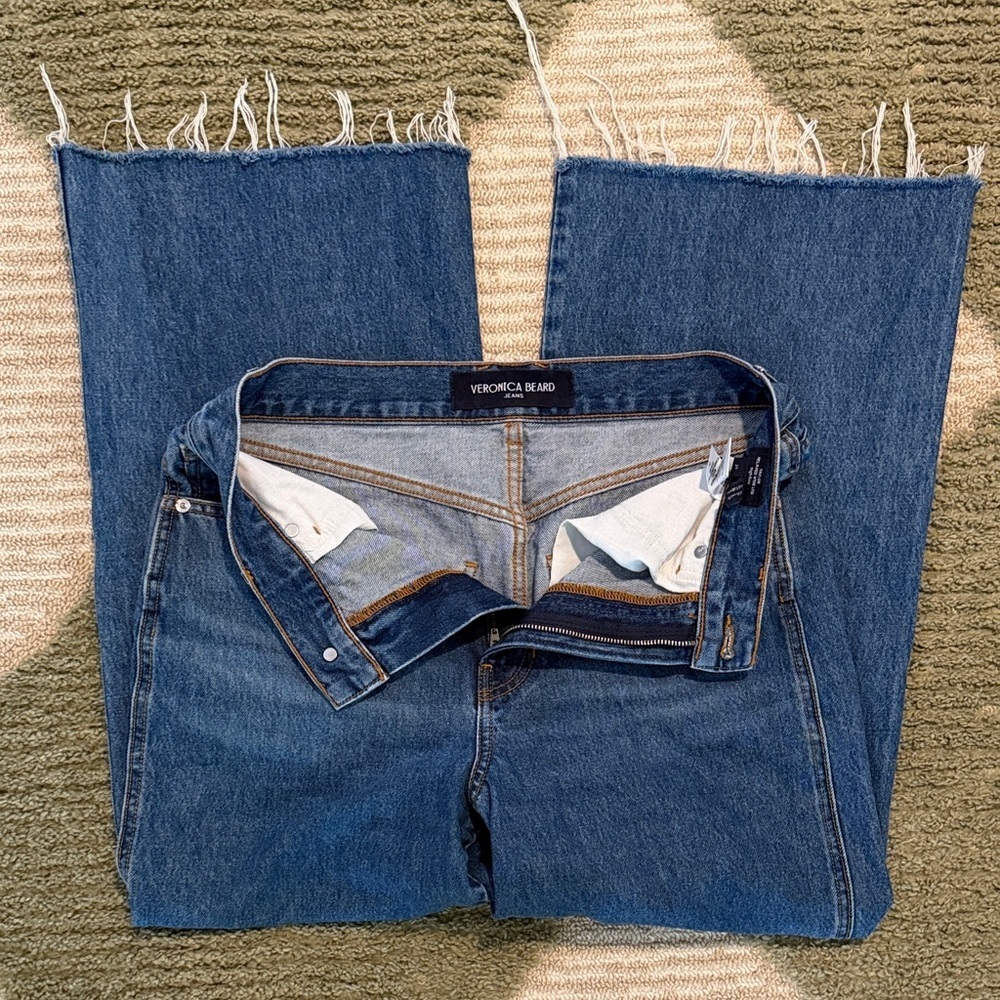 Veronica Beard Medium Blue Straight-Leg cropped Jeans with Frayed Hem